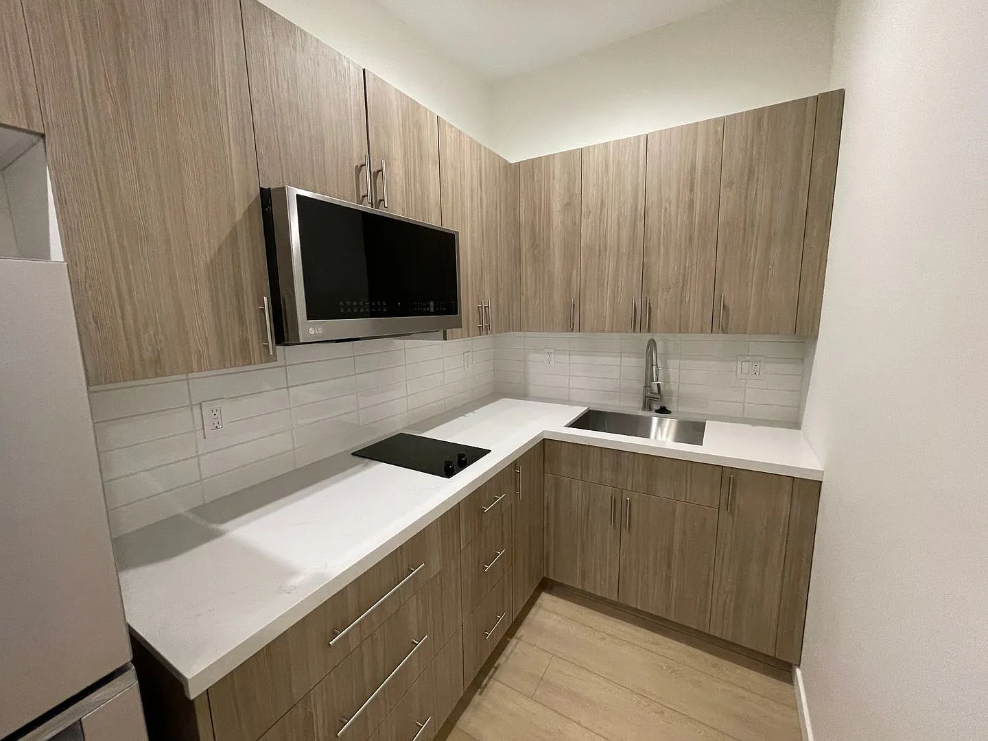 379 - 10516 Santa Monica Blvd — Photo 4