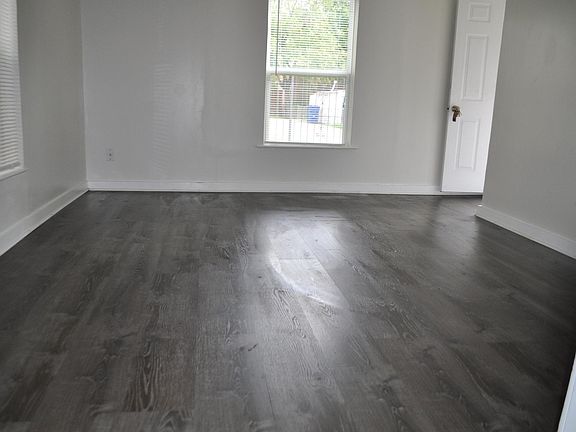 4th image of 127 Barger Dr