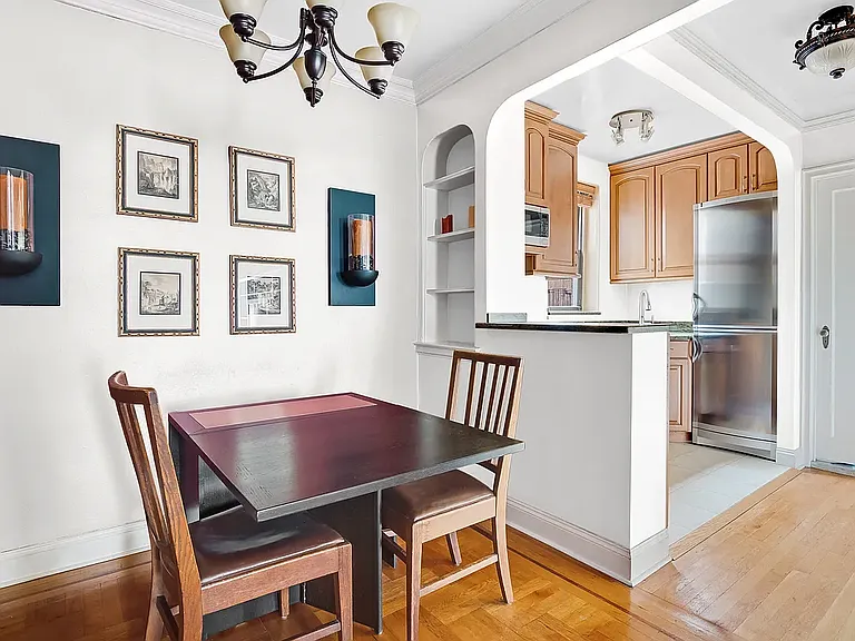 208 E 28th St #6L — Photo 2
