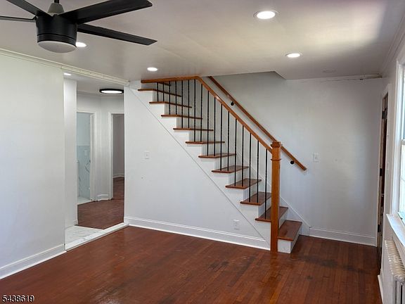 5th image of 153 Arlington Ave