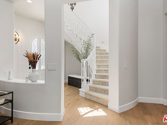 5th image of 904 Blackbourne Point