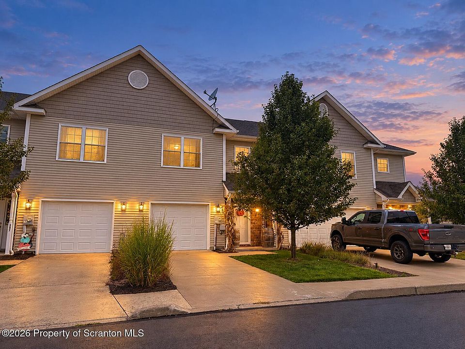 1st image of 324 N Shadow Wood Cir