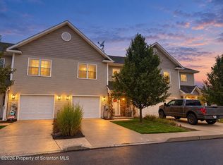 324 N Shadow Wood Cir, Archbald, PA 18403