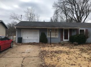 1924 Prior Dr, Saint Louis, MO 63136