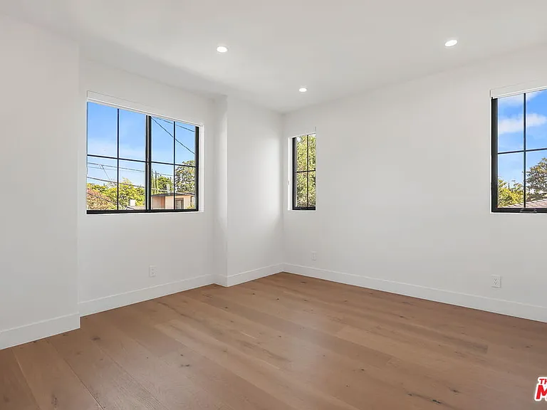 5917 Rhodes Ave — Photo 35