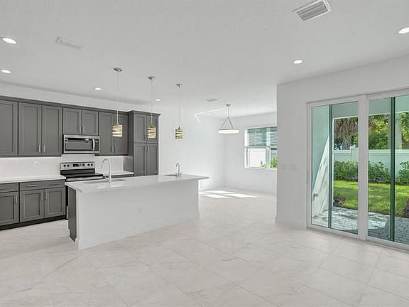 5th image of 618 Parsons Way