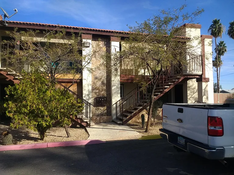 Small 4Plex Building