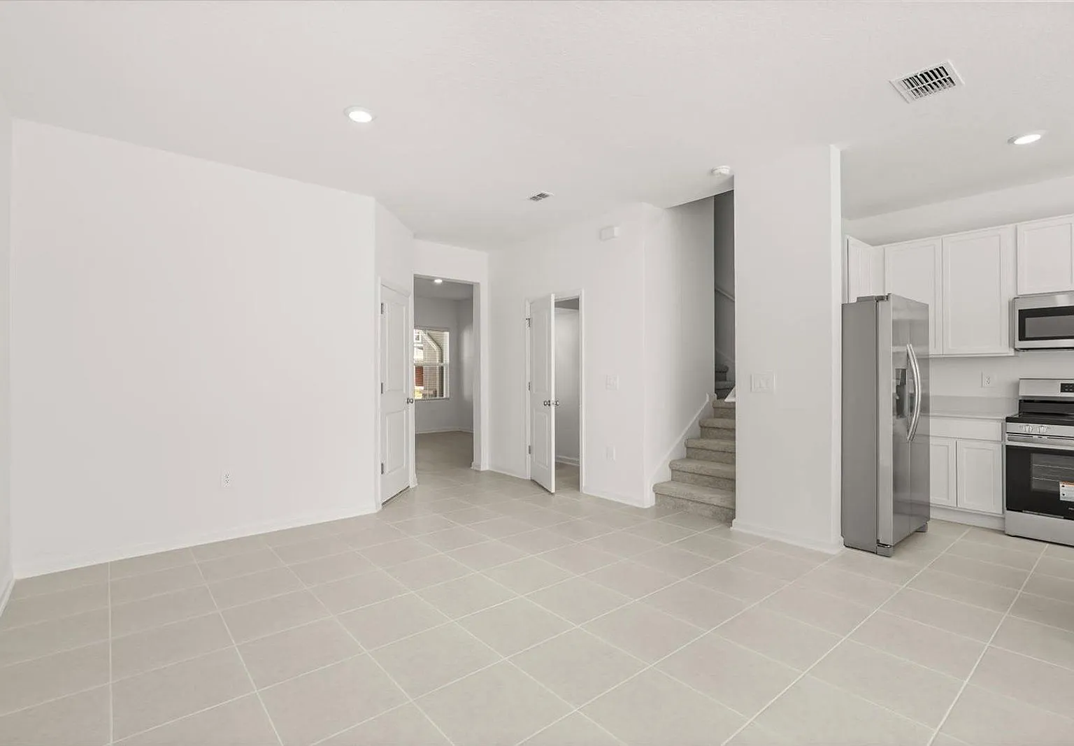 3 bed, 2.5 bath, $2,400 — Photo 3