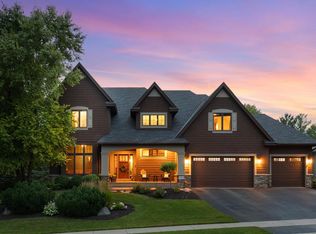 9905 Trails End Rd, Chanhassen, MN 55317