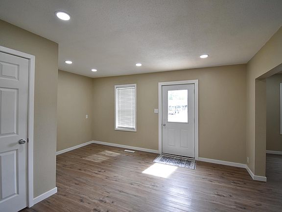 4th image of 808 1st St W