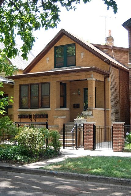 1st image of 3138 N Oakley Ave