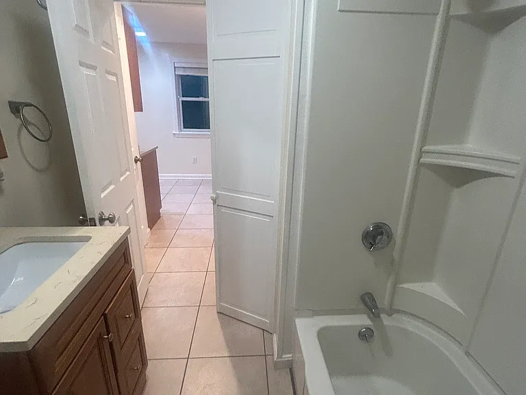 36 Hunting St #2 — Photo 21