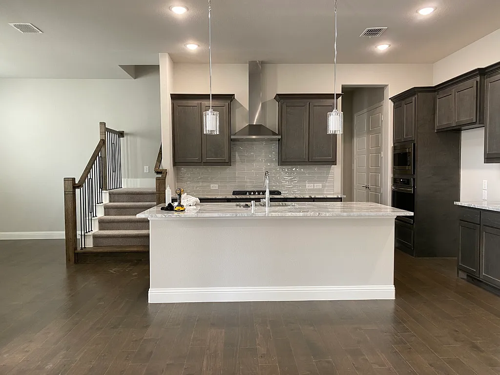 3 bed, 2804 sqft, $3,400 — Photo 2