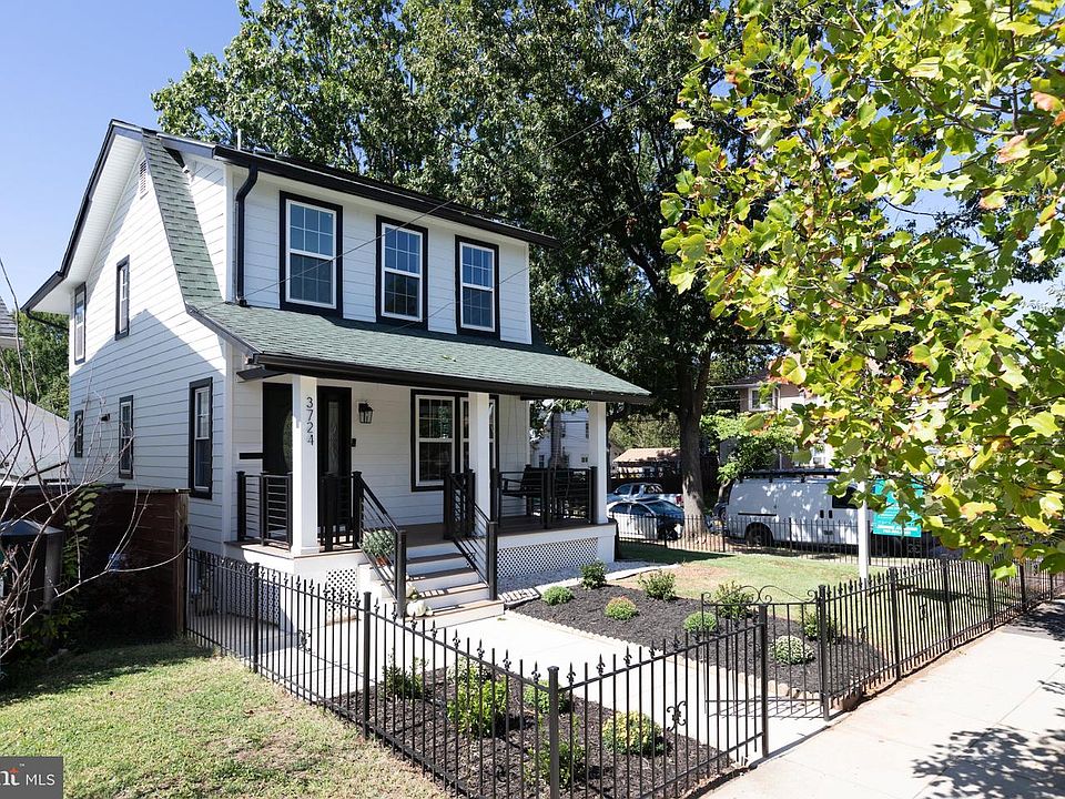 1st image of 3724 24th St NE