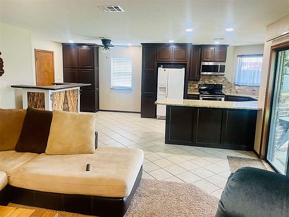4th image of 7211 NW Cherry Cir