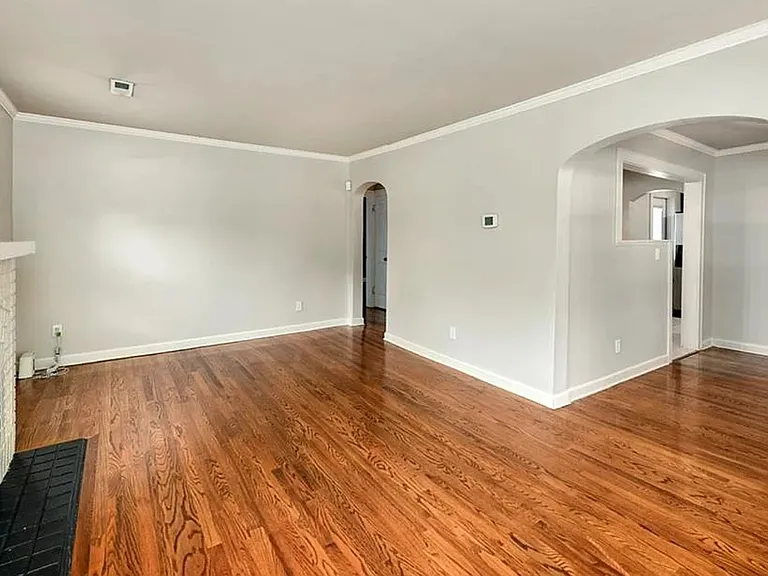 5900 Fontana St — Photo 4