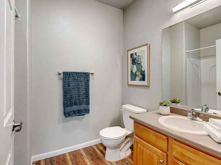 2 bedroom bathroom
