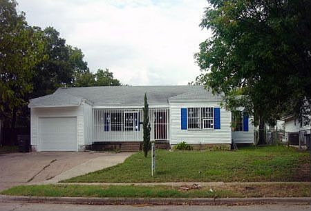 2nd image of 3703 Poinsettia Dr