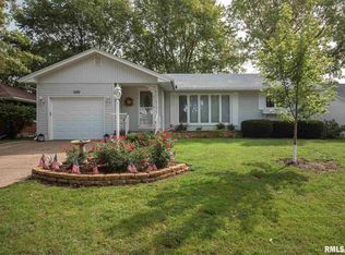 1520 8th Ave, De Witt, IA 52742