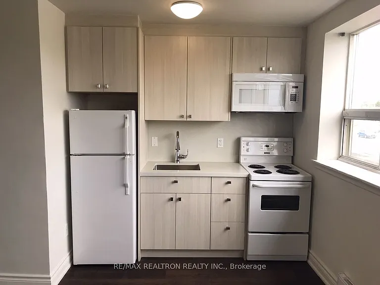 1991 Lawrence Ave E #1 — Photo 3