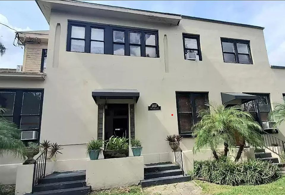 1st image of 2137 Oak St APT 2