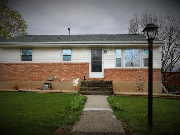 2404 Bare St, Staunton, VA 24401