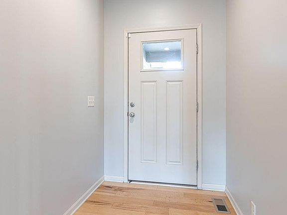 3rd image of 18057 Caldwell St
