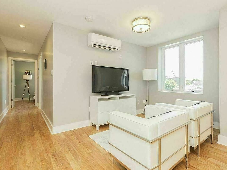 2nd image of 115 Erasmus St #52H