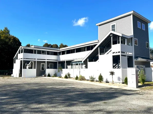 2 Winter St APT 7, Ipswich, MA 01938