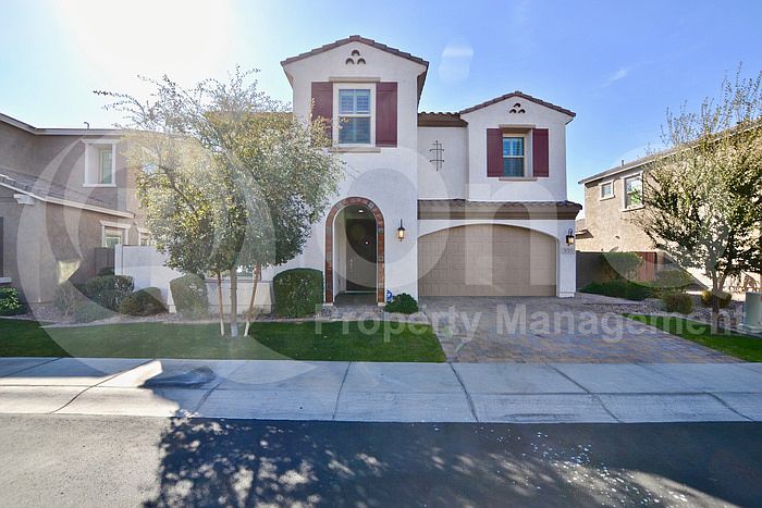 1st image of 931 W Yellowstone Way