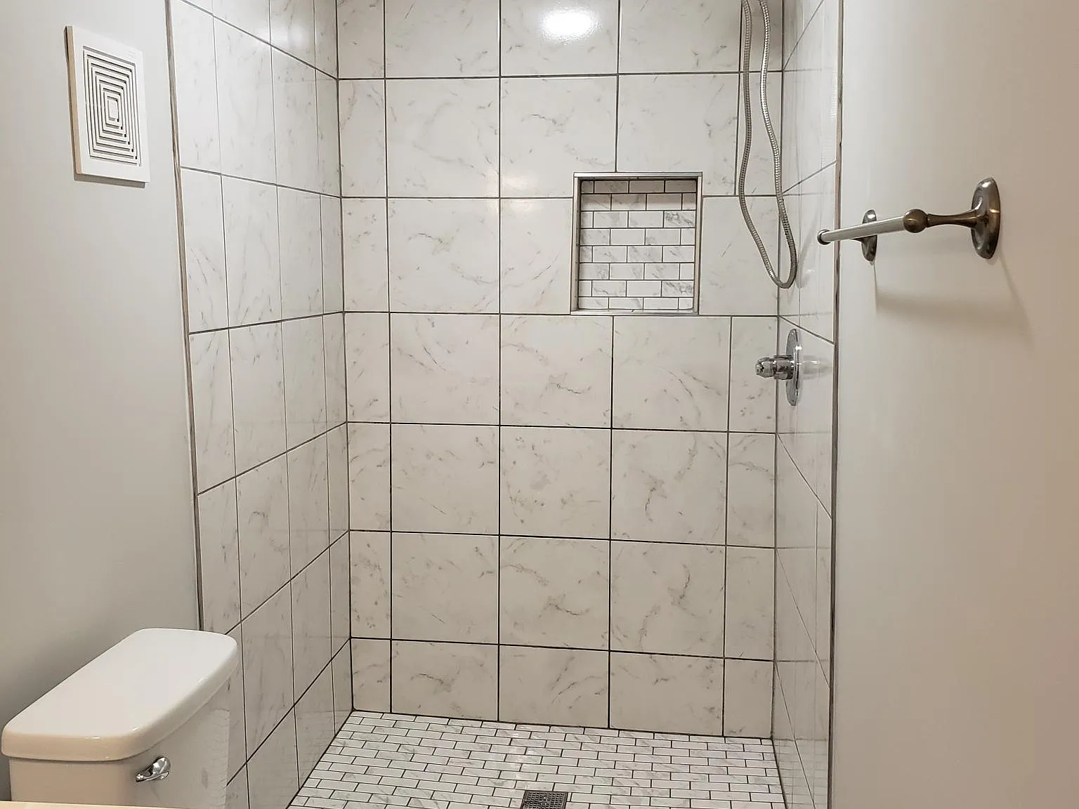 332 Smithfield Ave — Photo 2