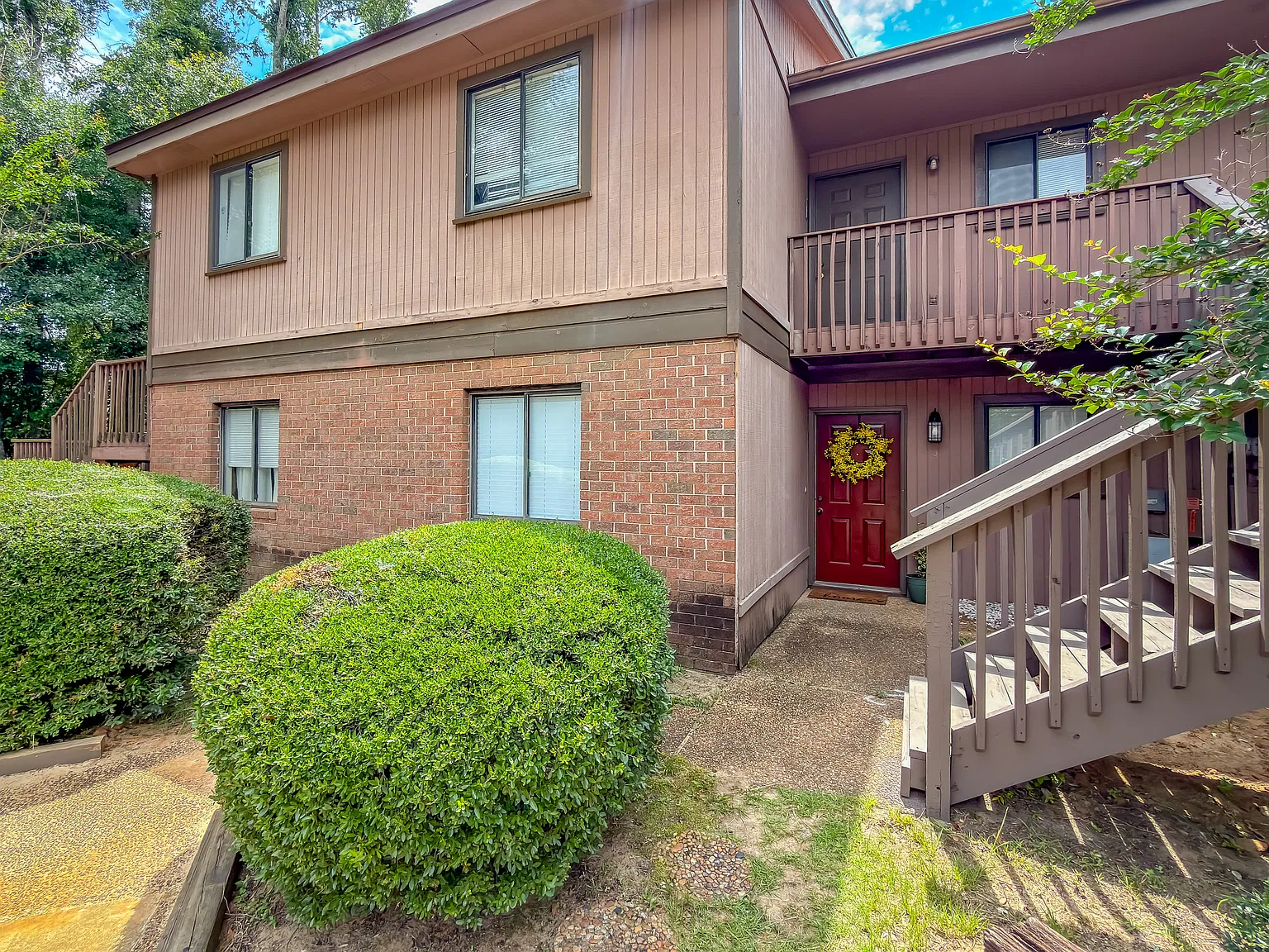 2 bed, 905 sqft, $1,375 — Photo 2