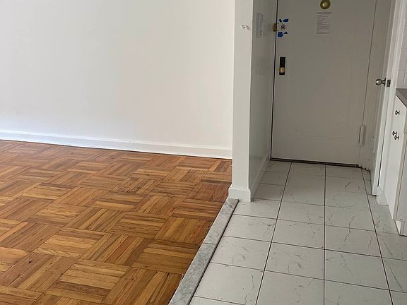 4th image of 135-20 Hoover Ave #6E