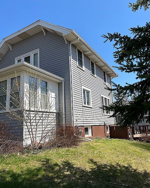 1st image of 122 Parkland Ave