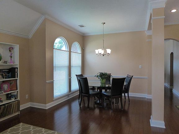3rd image of 8514 Doraldale Ct