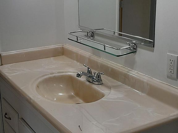 2nd image of 2244 Cresthaven Ct