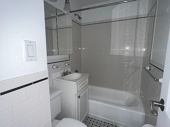 4th image of 48 W 73rd St APT 3b
