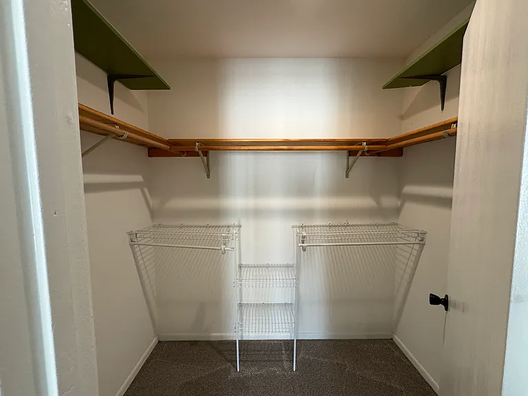 11411 Douglas Ave #C — Photo 18