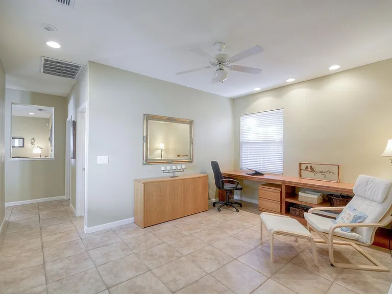 9509 Grasmeer Way — Photo 12