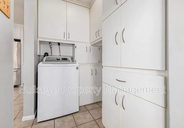 4232 N 10th St — Photo 28