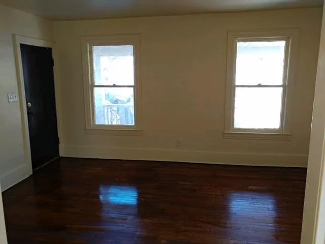 913-915 Springate St #2 — Photo 2