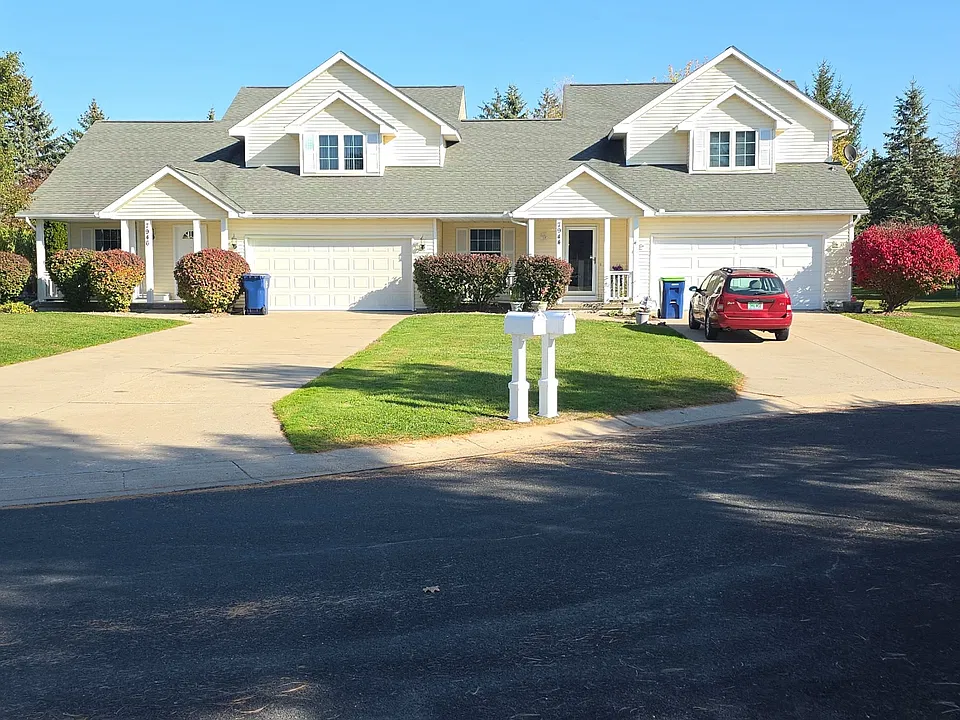 7946 Rivercrest Ct
