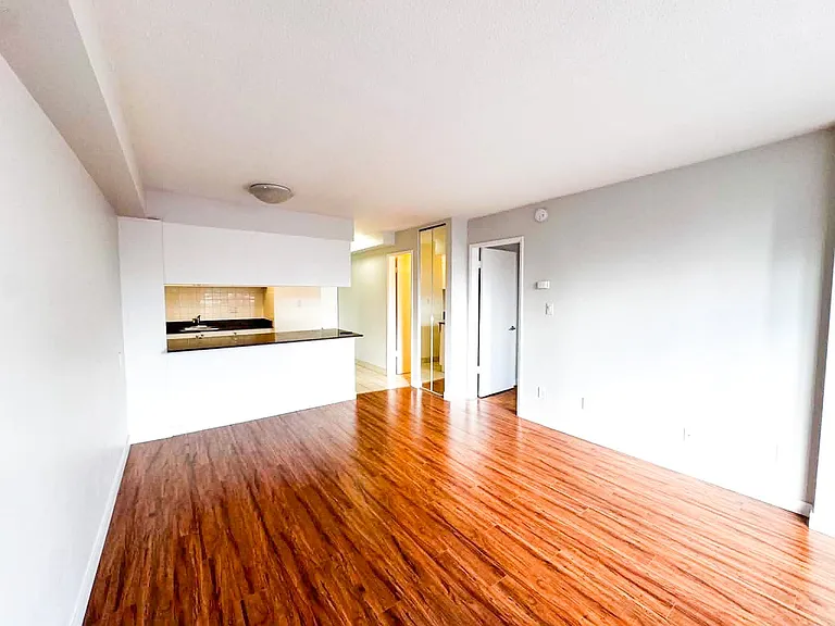 1251 Jervis St — Photo 21