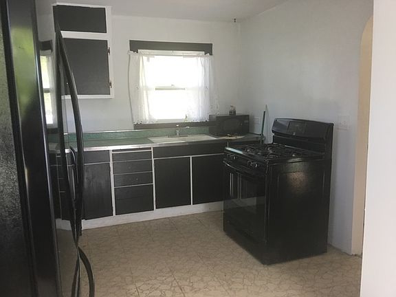 3rd image of 23W637 Turner Ave