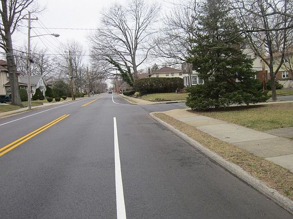 5th image of 301 Tulip Ave