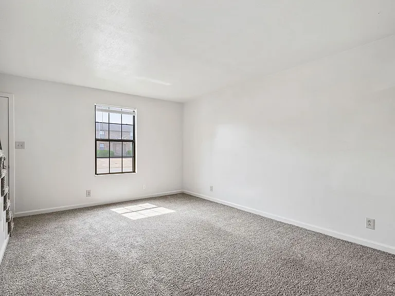 Northridge Drive-276 (x4) — Photo 6