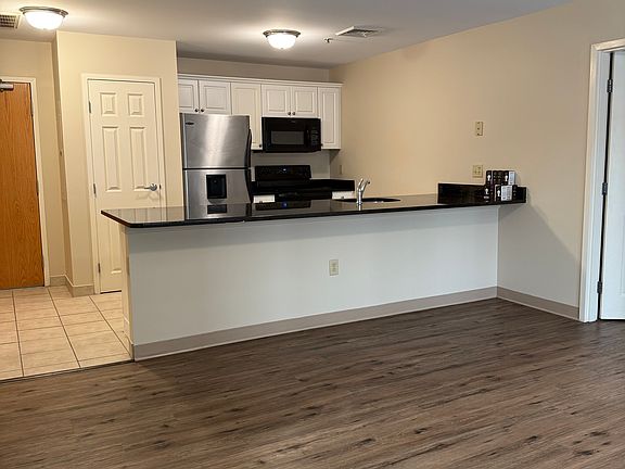 2nd image of 10 Florence St APT 303