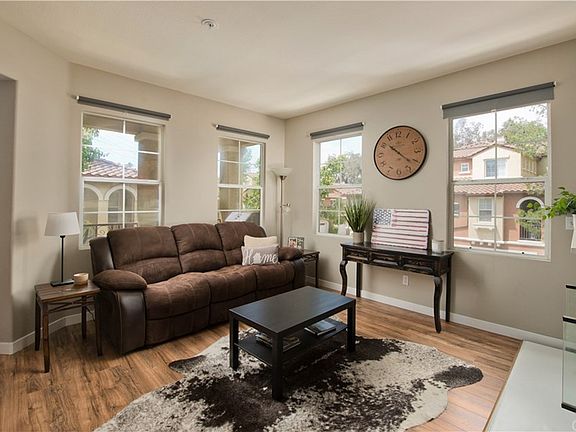 2nd image of 28250 Canterbury Ct