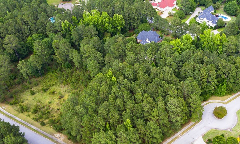 2nd image of 1120 Summit Dr