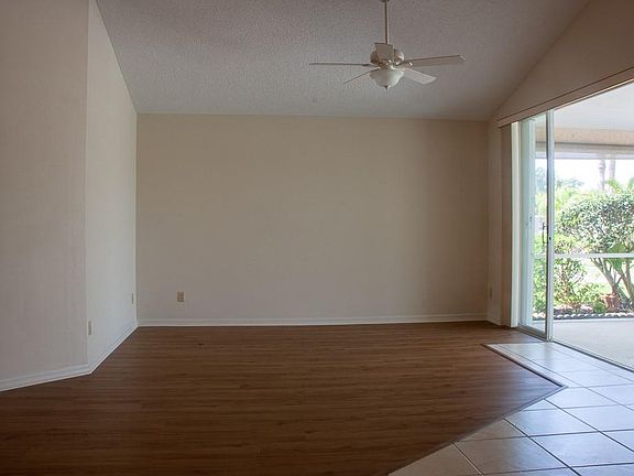 4th image of 4419 Deer Trail Blvd